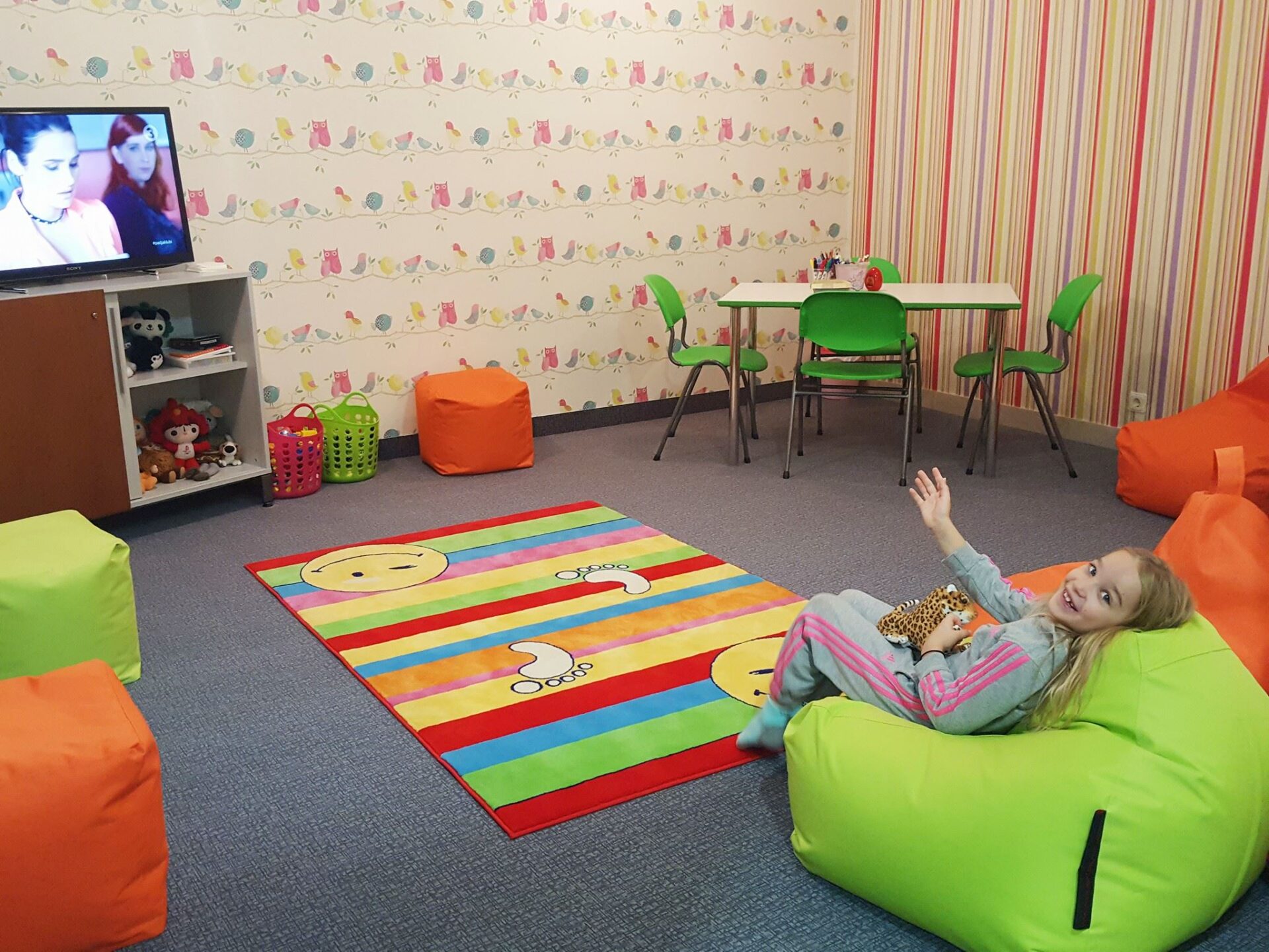 hoidjaga mängutuba, kuhu laps treeningute ajaks tuua