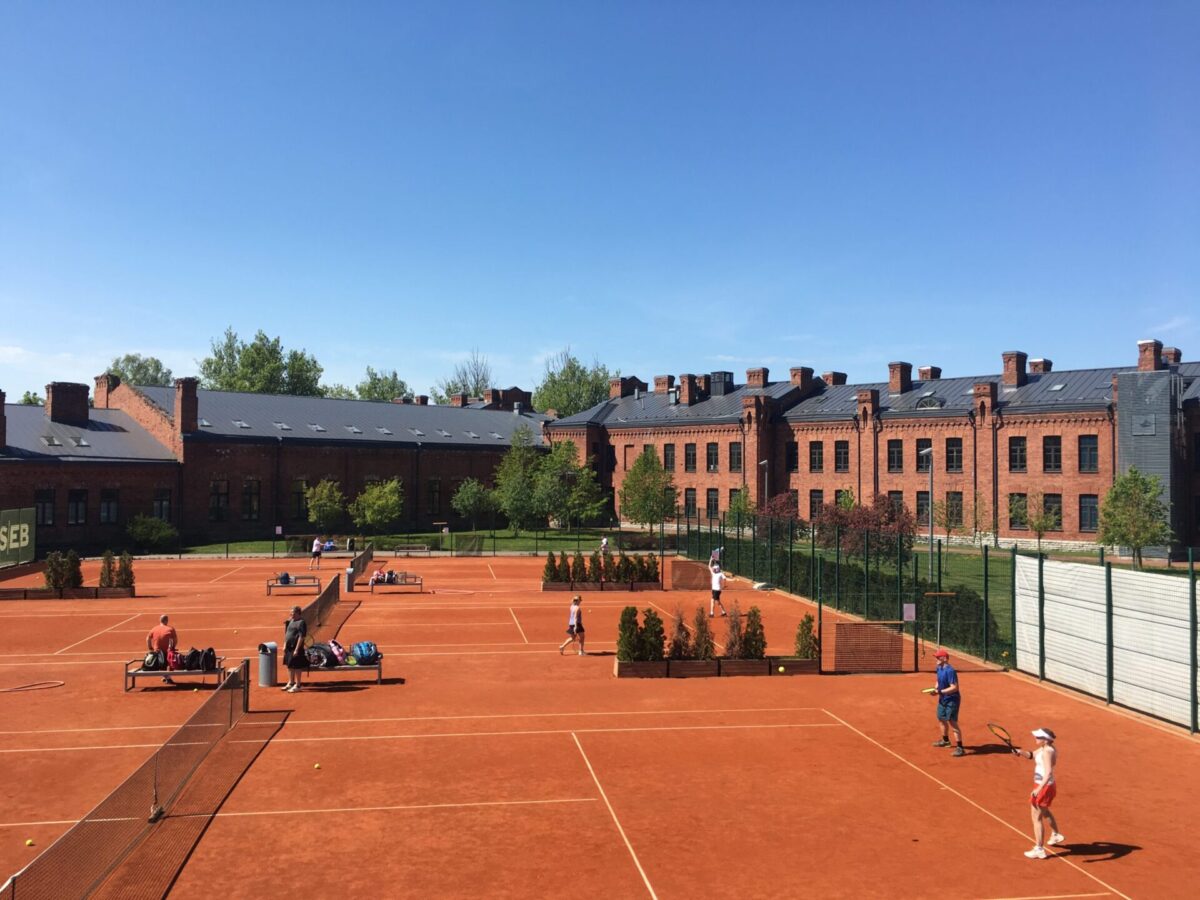tennise välishooaeg, tennise välisväljakud Tondil, savilivakattega tenniseväljakud, ootame välishooaja püsiaegade soove